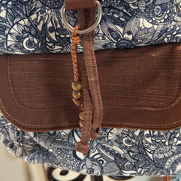 SAKROOTS Natural Flap Backpack - Picture 6 of 11